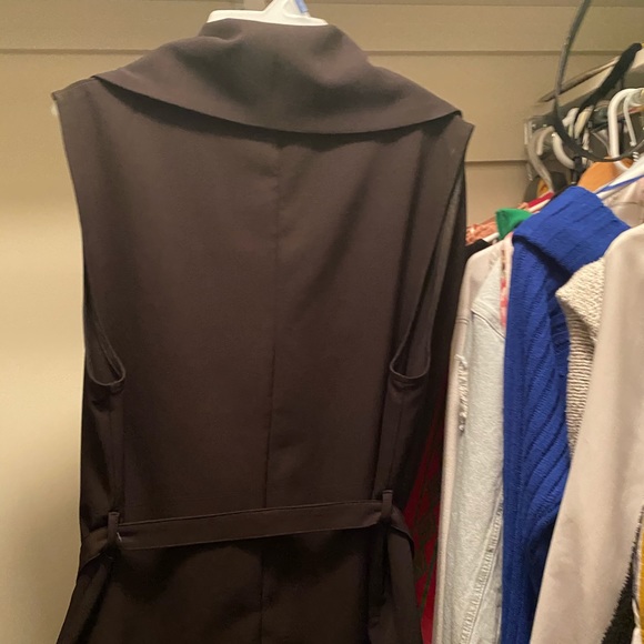 Sleeveless cardigan with pockets - Picture 2 of 3